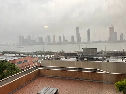 Rented by R New York | media 9