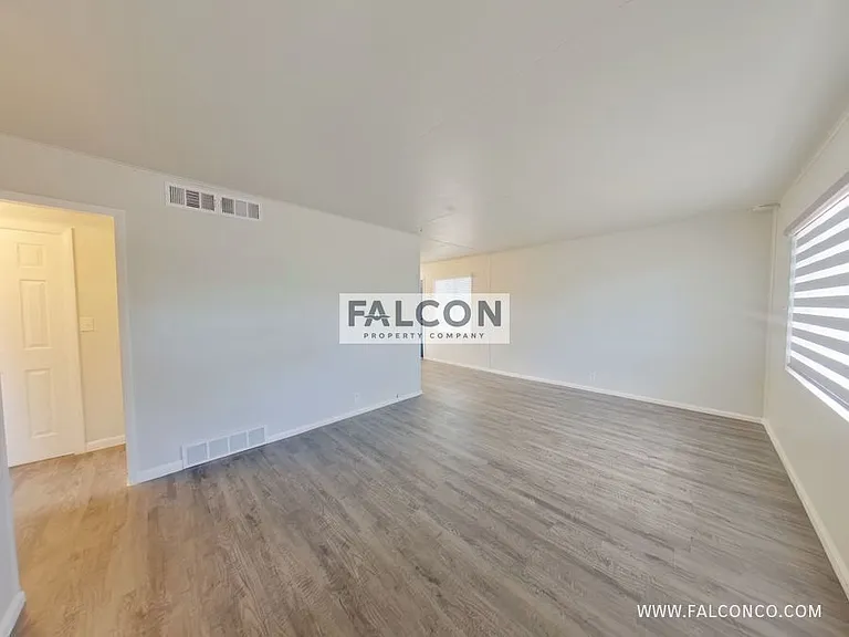 1920 S Hancock Ave — Photo 4
