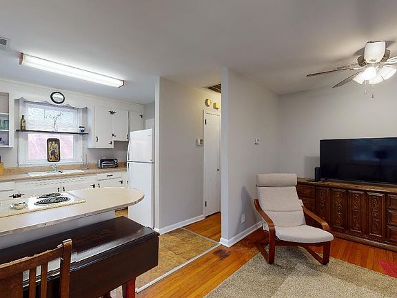 3rd image of 4653 Ohear Ave