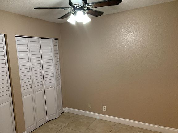 5th image of 3725 Village Dr
