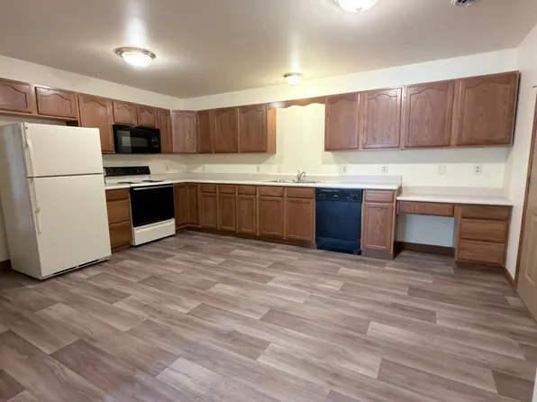 2 Kiley Dr #22, Streator, IL 61364