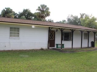 5001 Highway 40 W, Yankeetown, FL 34498