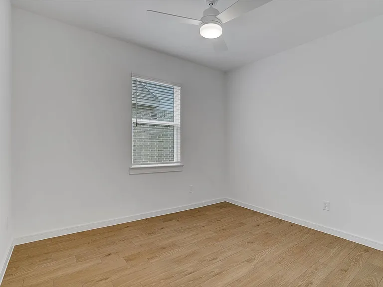 8438 Bay Ridge Cir — Photo 33