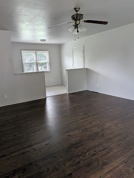 3 bed, 854 sqft, $1,450 — Photo 3
