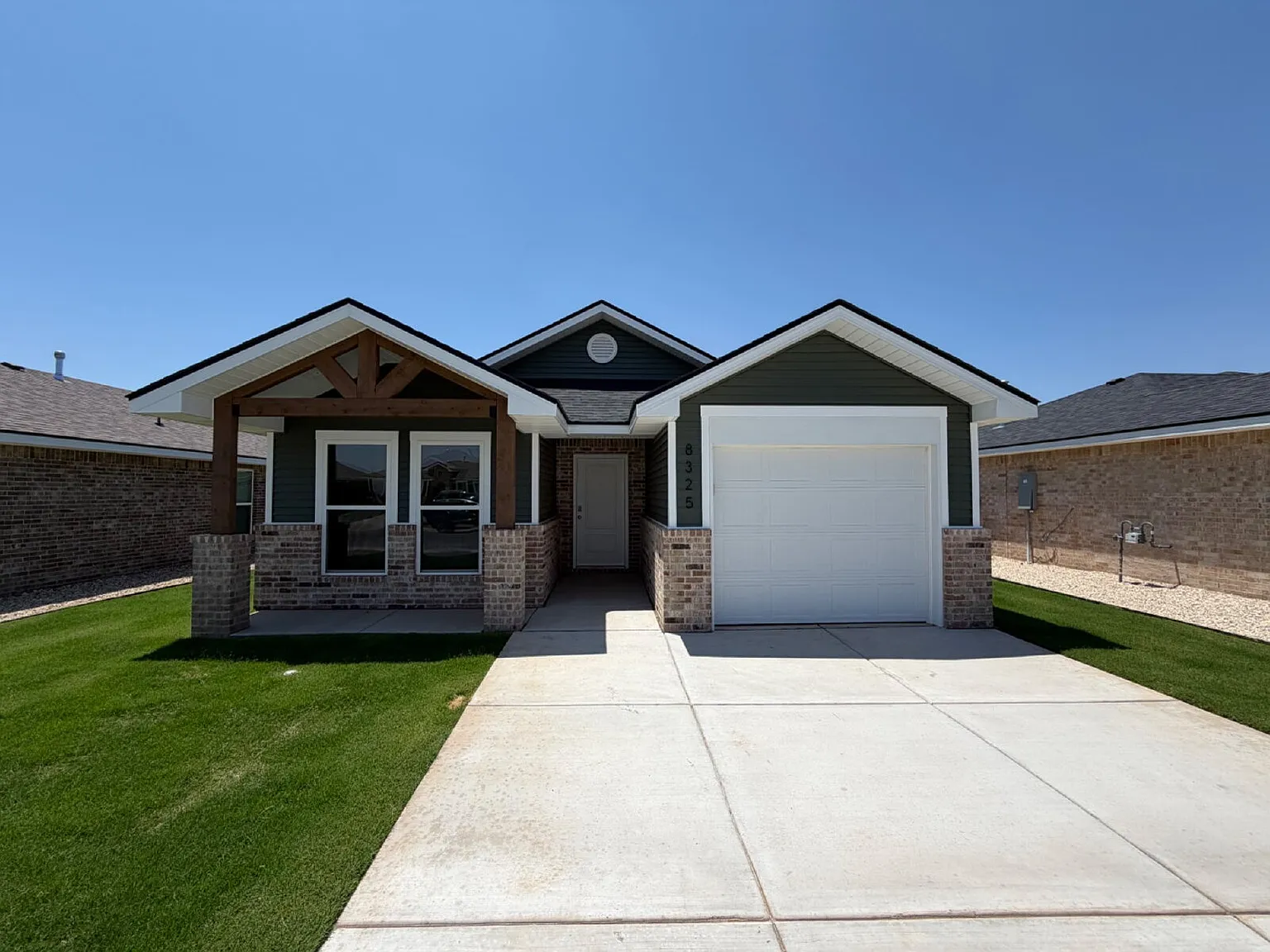 3 bed, 2.0 bath, 1000 sqft, $1,450 — Photo 1