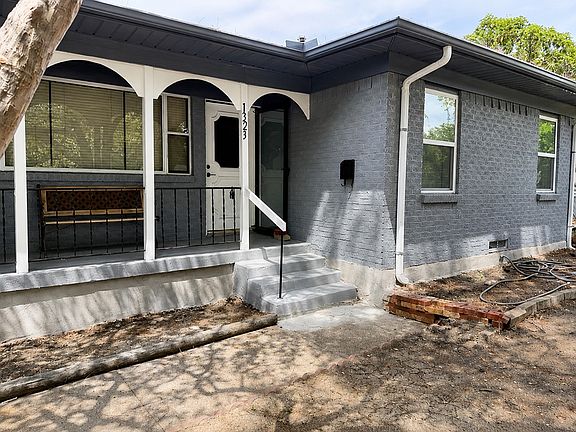 3rd image of 1323 Crestridge St