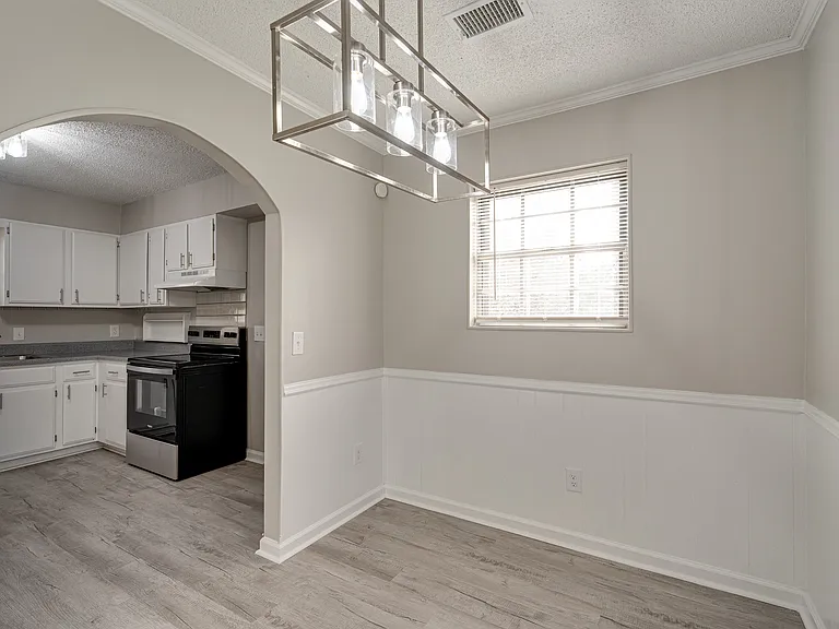 906 Hawthorne Ct — Photo 28