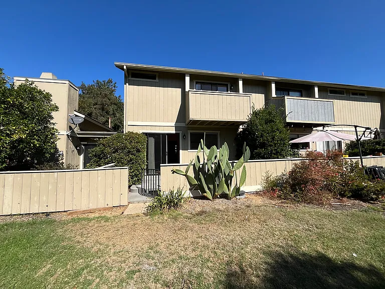 2250 King Ct #14 — Photo 22