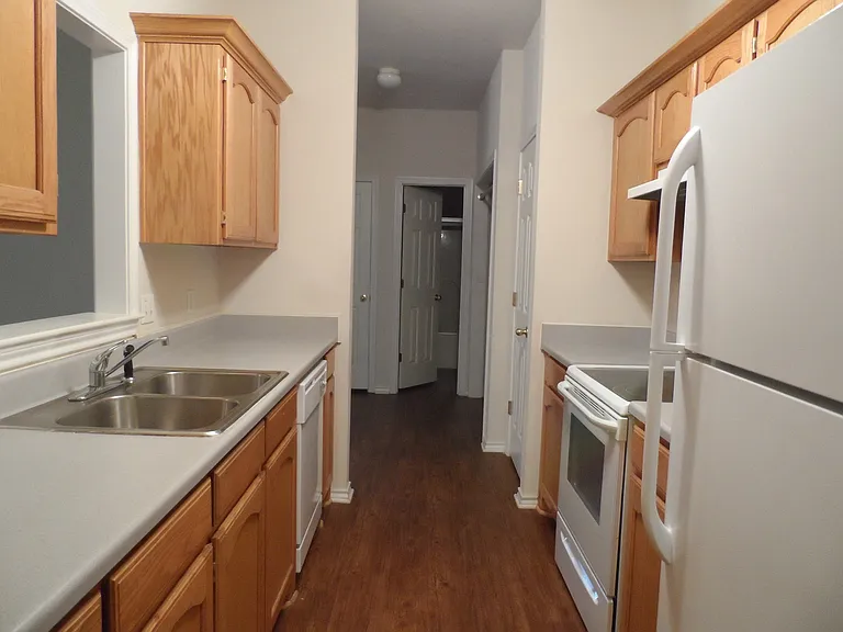 303 Pecan Dr #A-F — Photo 3