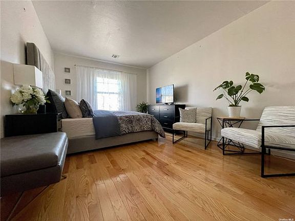 3rd image of 6905 Catamaran Way
