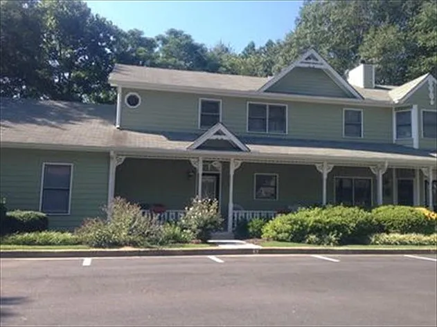 4021 Chelsea Cmn photo 1