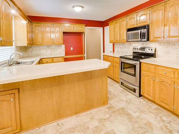 4th image of 413 Wilburn Heights