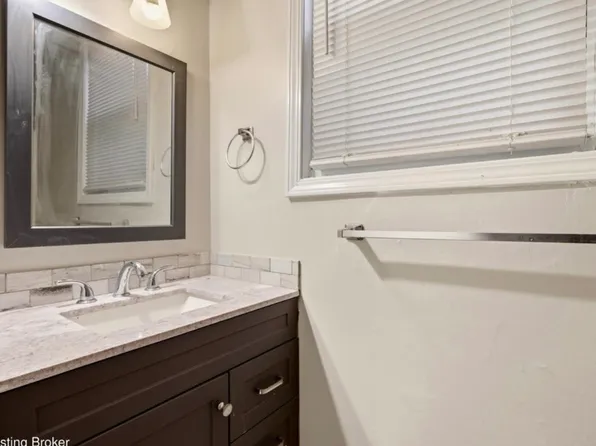 (undisclosed Address), Louisville, KY 40204
