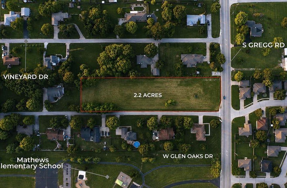 2nd image of 601 S Gregg Road