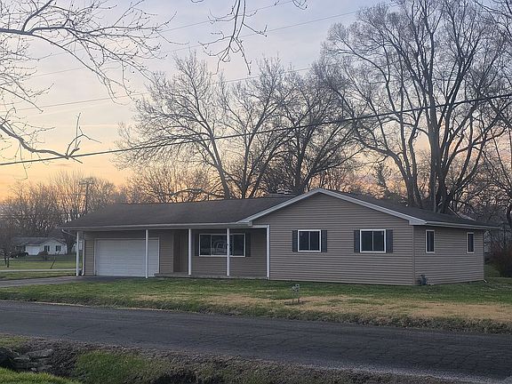 3rd image of 1505 W Ash Ave