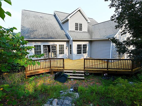3rd image of 1041 James Pl