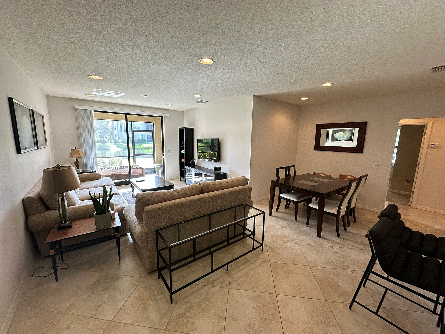 3 bed, 1381 sqft, $2,700 — Photo 3