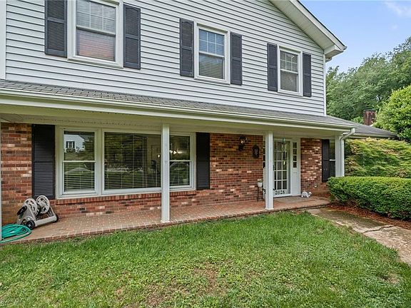 3rd image of 2628 Wessex Rd