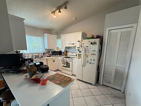 3rd image of 1291 SW 139th Place