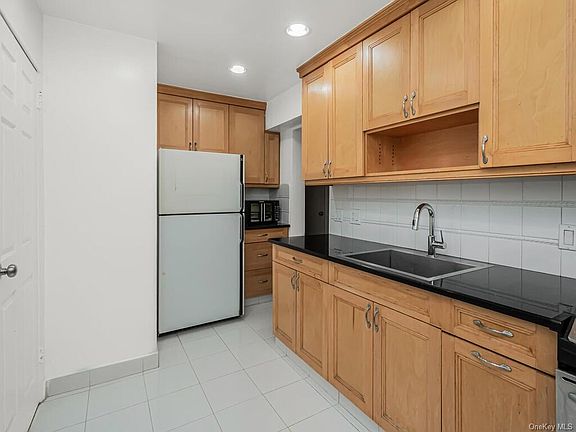 530 Riverdale Avenue UNIT 1A, Yonkers, NY 10705 | Zillow