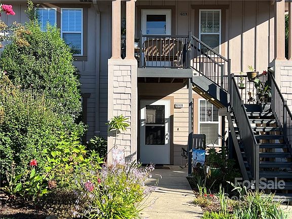 2nd image of 515 Deermouse Way #1505