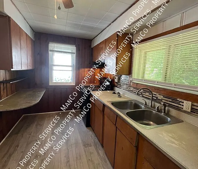 147 Laura Ave — Photo 7