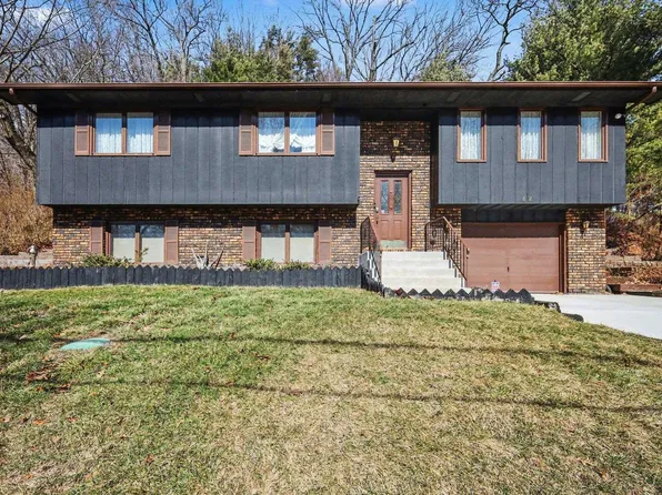 62 Ski Hill Rd, Portage, IN 46368