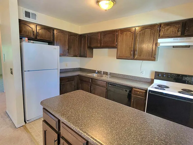 27 Weathervane Dr #21 — Photo 3