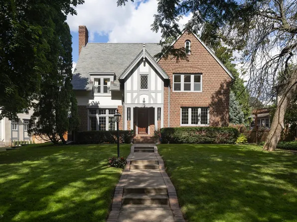 1208 W Minnehaha Pkwy, Minneapolis, MN 55419