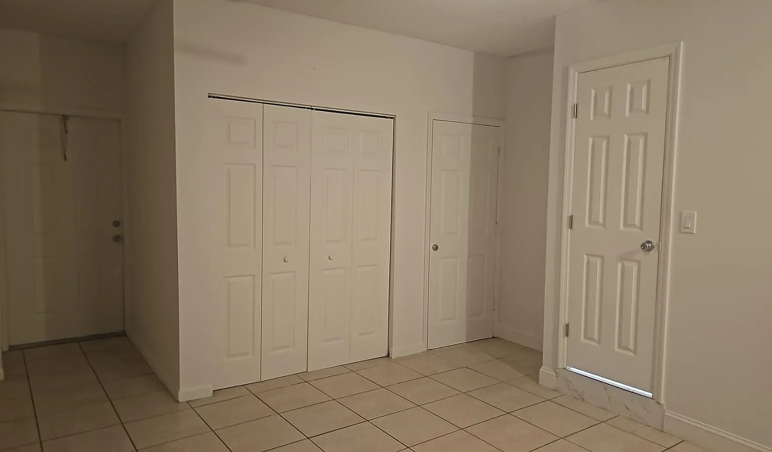 8521 Grand Canal Dr — Photo 4
