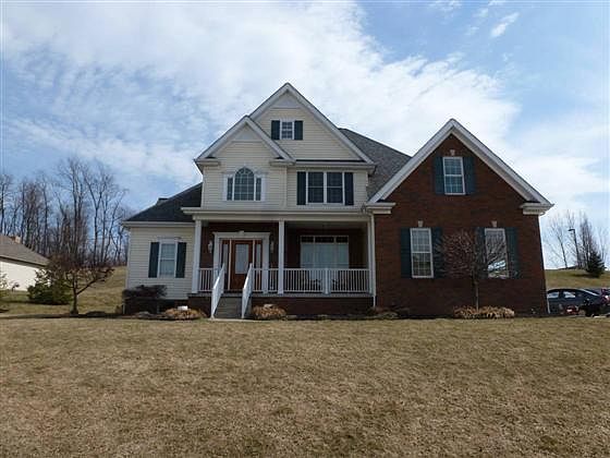 1st image of 115 Pinecrest Dr