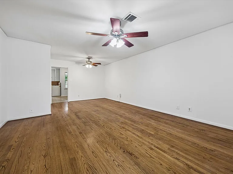 4029 McDermed Dr — Photo 7
