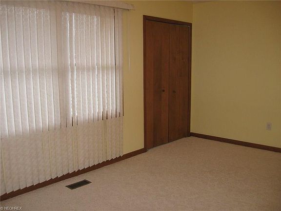 5th image of 125 Michael Ln #125