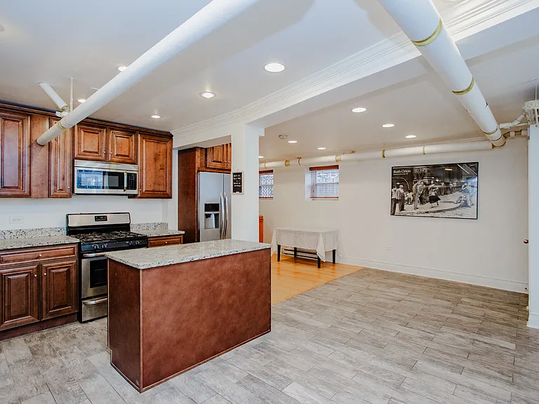 622 W Briar Pl #G — Photo 8