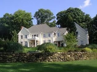 9 Golf Ct, Ridgefield, CT 06877