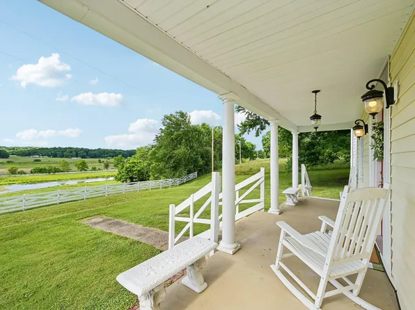 1053 Zion Rd SE, Lancaster, OH 43130