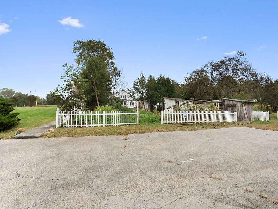 40th image of 852 County Road 422