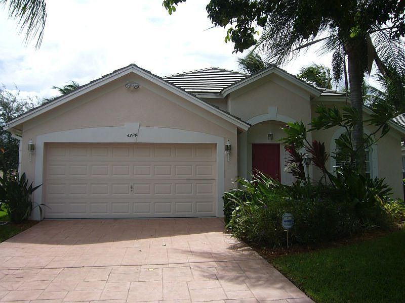 1st image of 4299 Grosvenor Ct