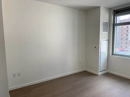 Rented by E Realty International Corp | media 33