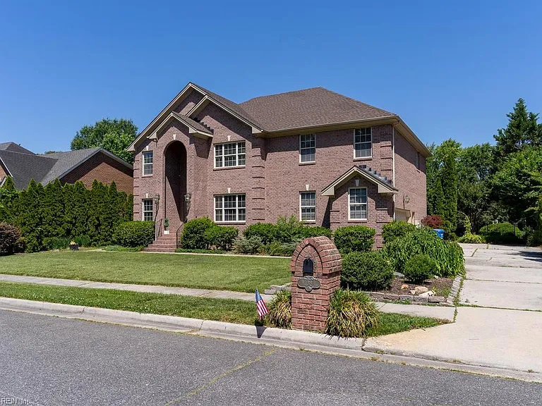 138 Greengable Way — Photo 44