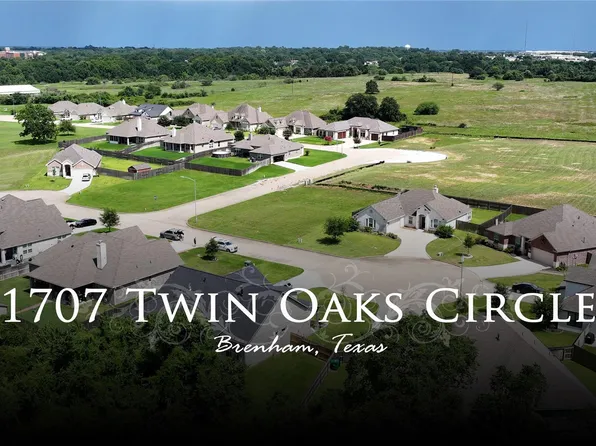 1707 Twin Oaks Cir, Brenham, TX 77833