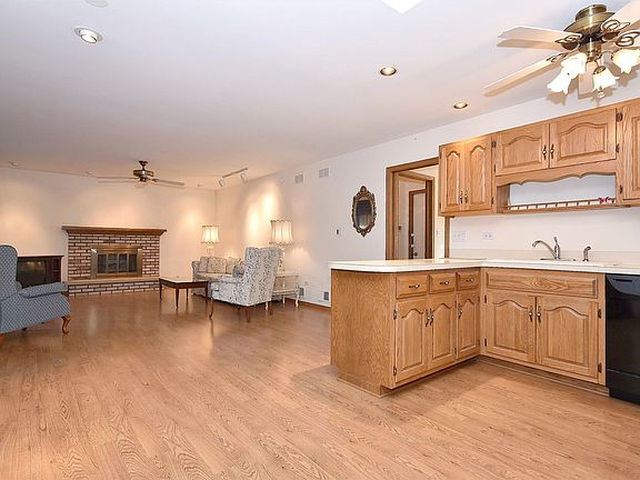 3rd image of 10720 S Georgia Ln