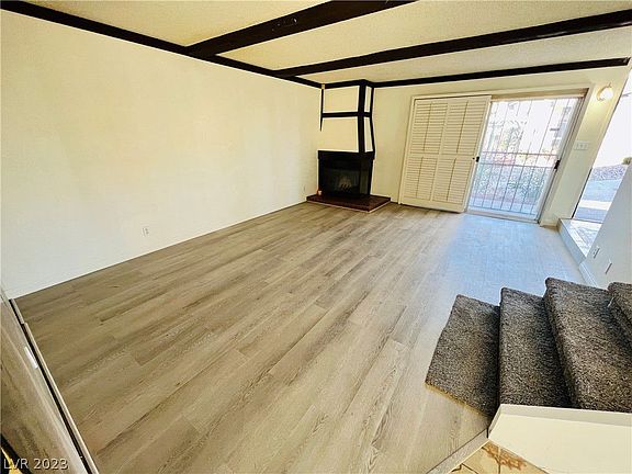 4th image of 512 Delfern Ln