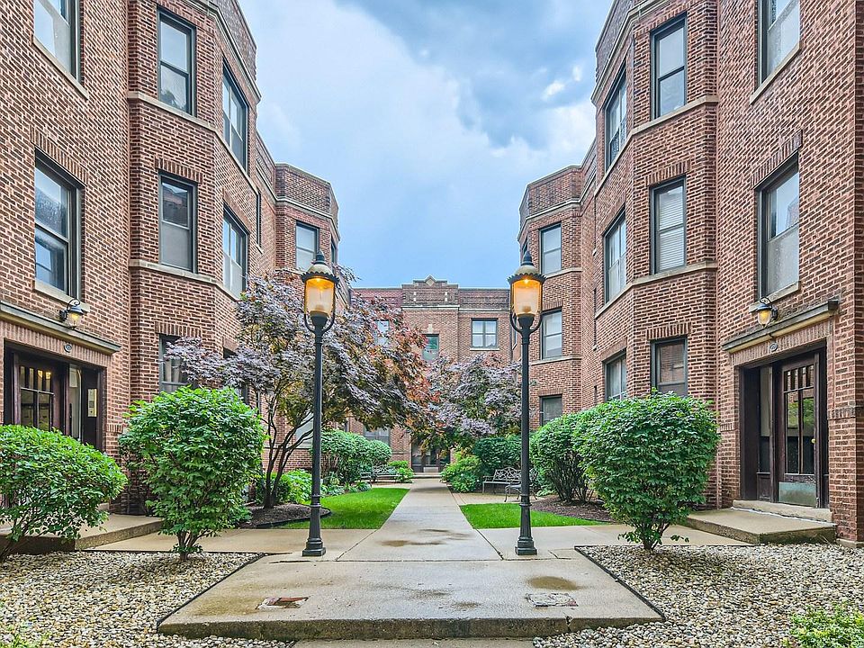1st image of 901 W Cornelia Ave #3F