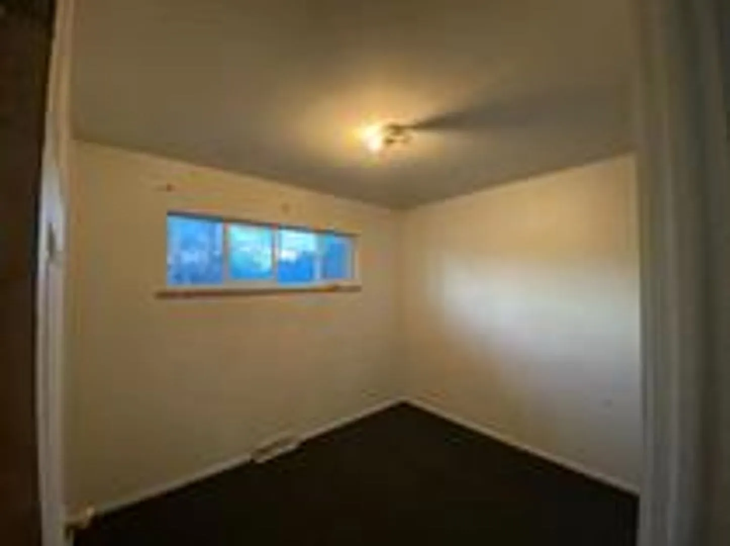 ST1213 — Photo 3