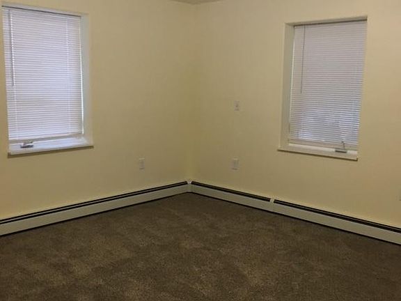 5th image of 2683 Lasalle Ave