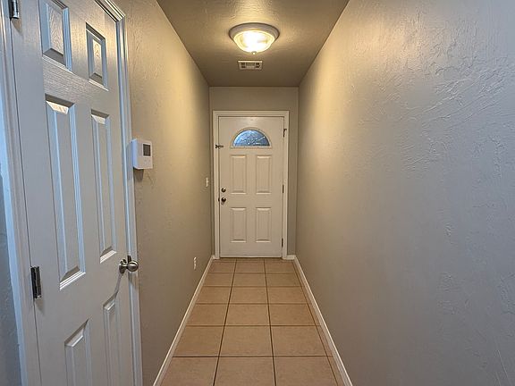 5th image of 608 SE 26th St