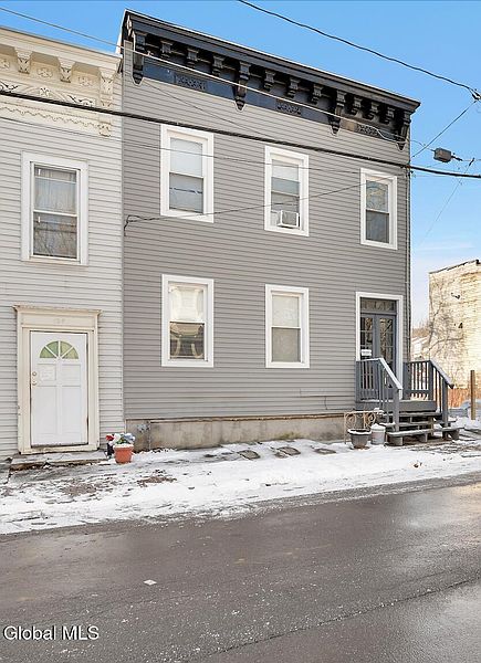 2nd image of 126 4th Avenue