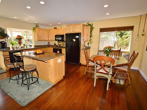 5th image of 7254 Larkdale Ave