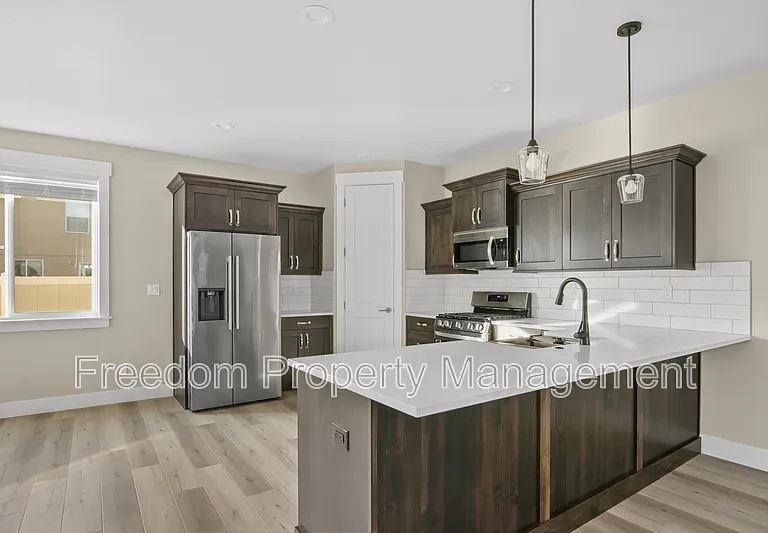 1446 E Star Dr — Photo 2
